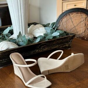 Dream Pairs Cream Wedge Sandals